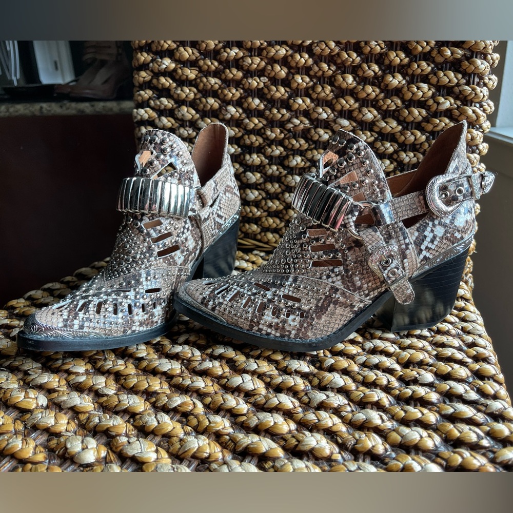 Jeffrey Campbell Calhoun Bootie